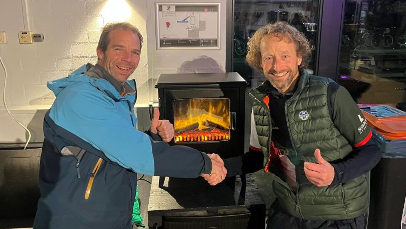 Elektrische kachel in de kantine van DMHC Shinty afbeelding