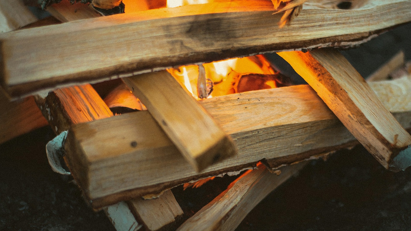 Zwitsers stoken in je vuurschaal afbeelding